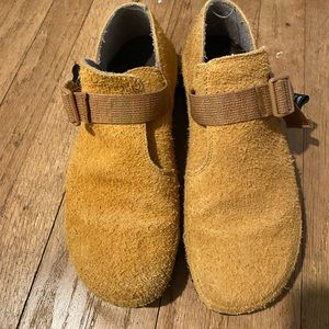 Womens Chaco Paonia shoe, size 10